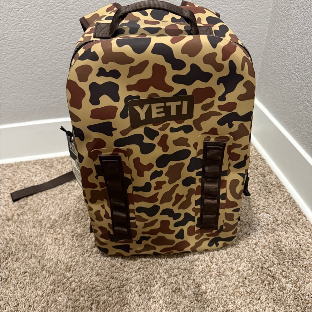 YETI 28L Panga Wetlands Camo